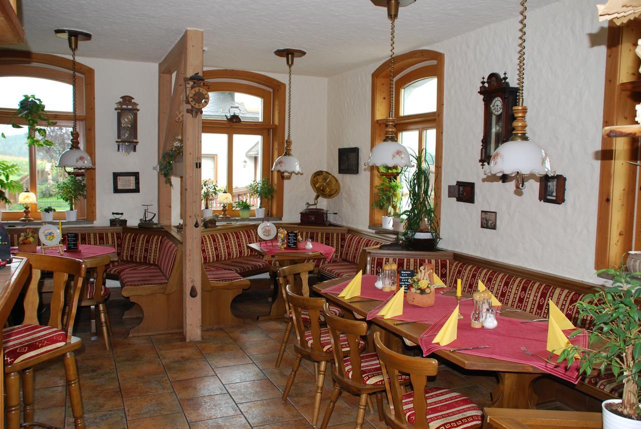 Hotel Alpenhof Markneukirchen Exterior foto