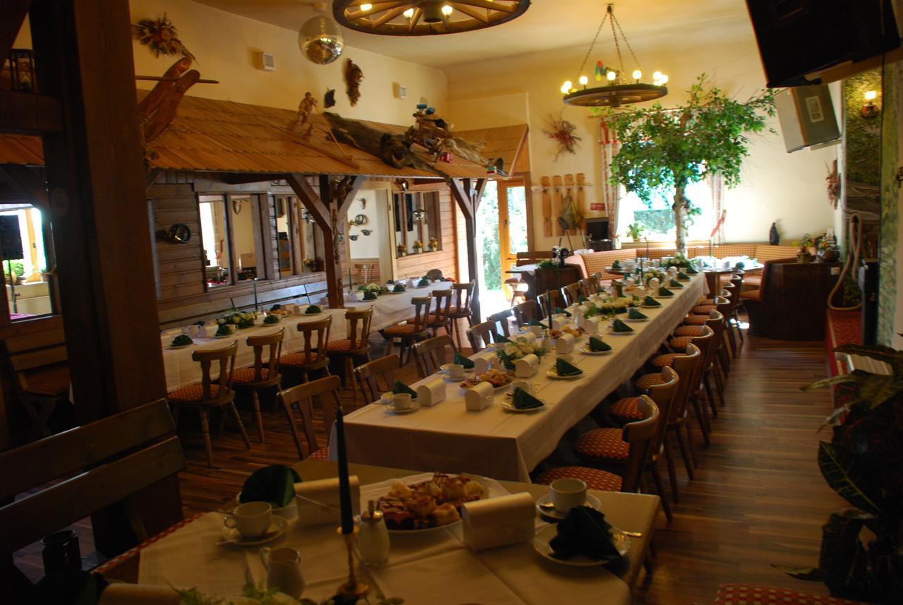 Hotel Alpenhof Markneukirchen Exterior foto