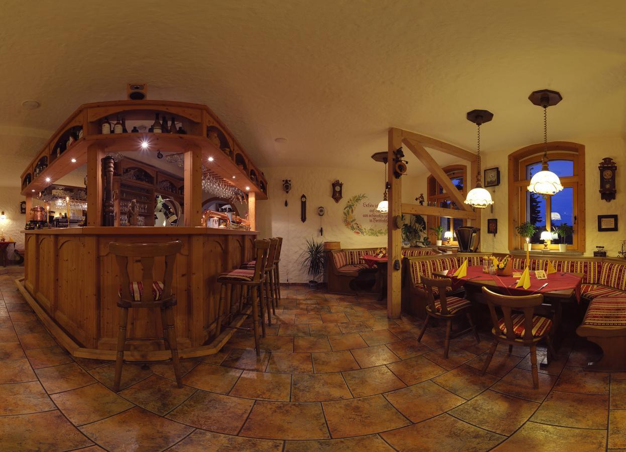 Hotel Alpenhof Markneukirchen Exterior foto