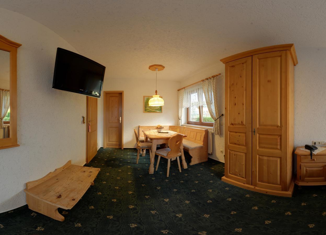 Hotel Alpenhof Markneukirchen Exterior foto
