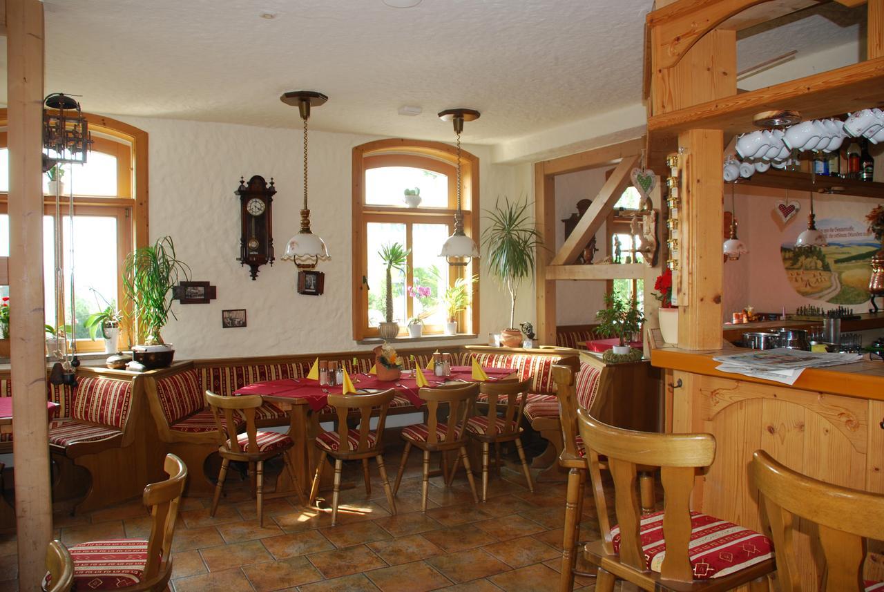Hotel Alpenhof Markneukirchen Exterior foto